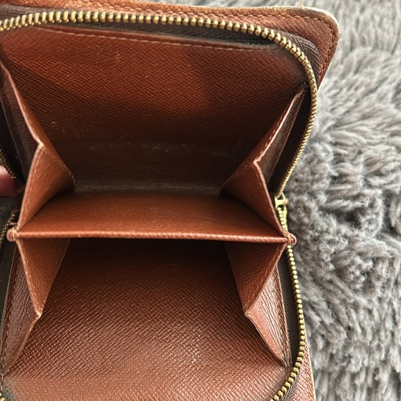 Louis Vuitton Wallet Compact - Picture 6 of 7
